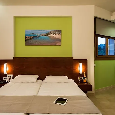 Oscar & Village Hotel