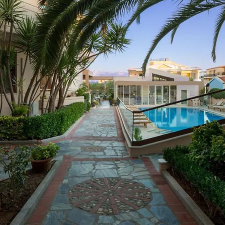 Oscar & Village Hotel 4*