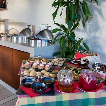 Hotel Oscar Suites&village 4*